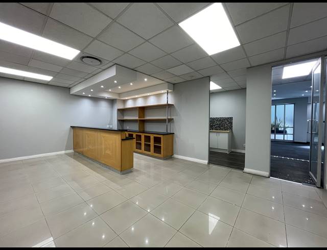 1,319M² OFFICE TO LET IN SANDTON CENTRAL